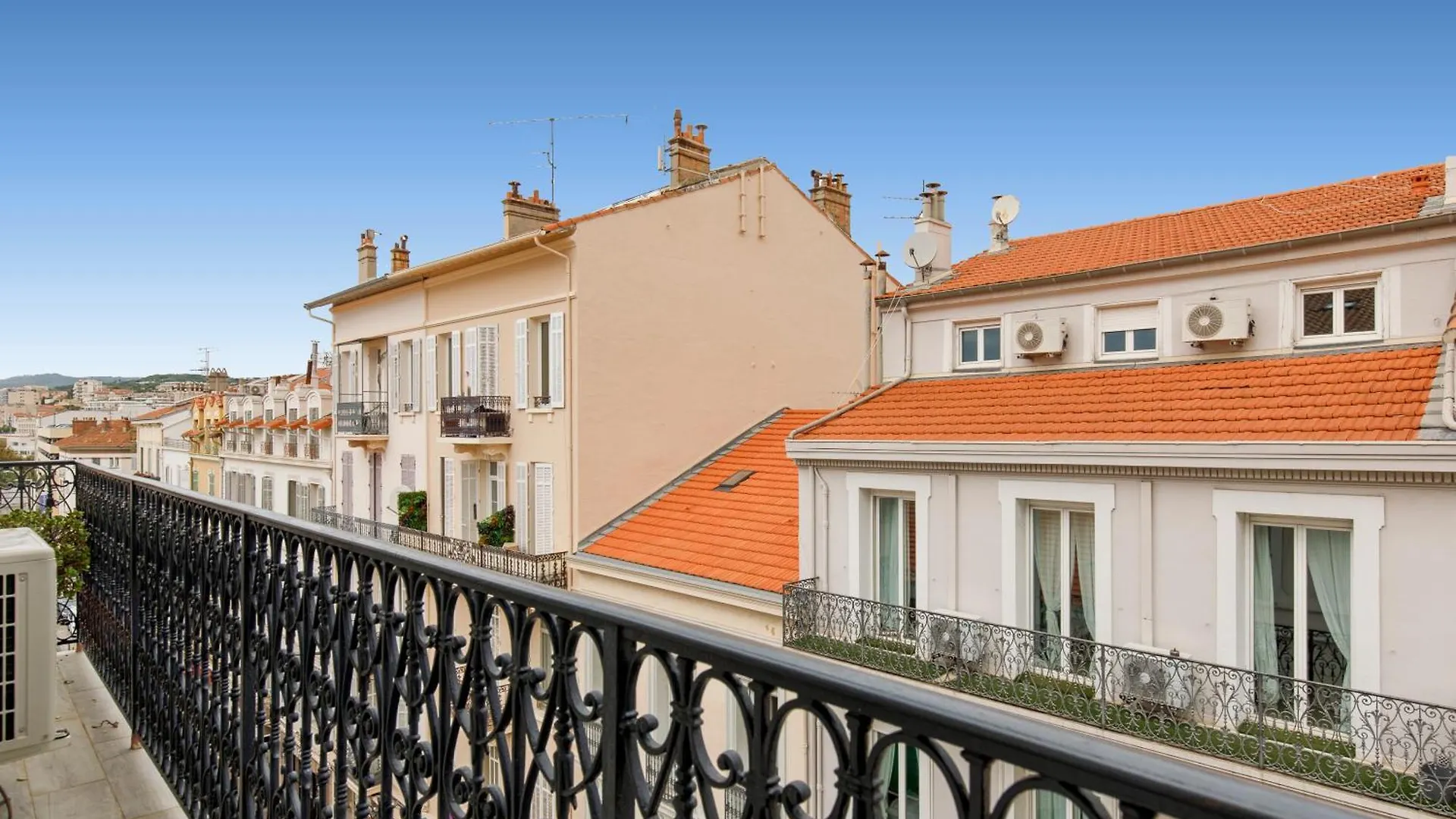 Coup De Coeur Yourhosthelper Cannes 0*,  France